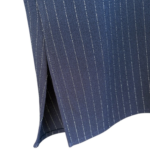 EUC MM LAFLEUR Townsend Top Blue Pinstripe Size Large - Picture 8 of 8